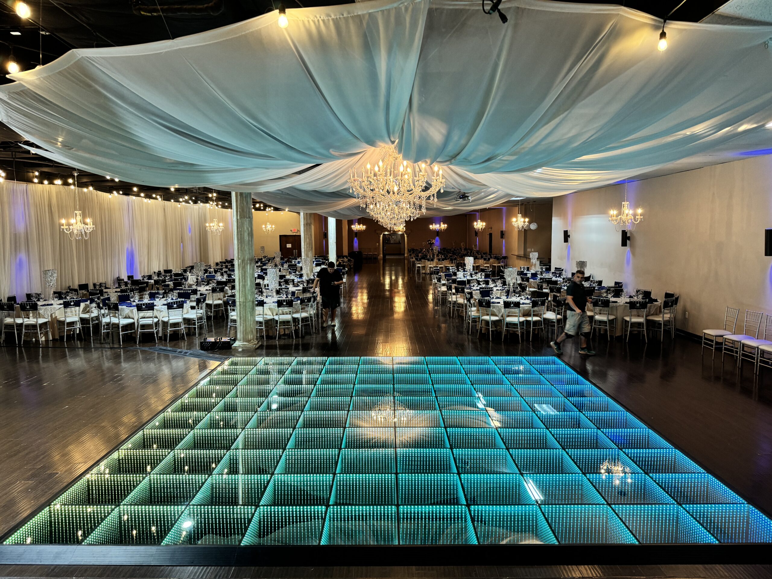 DFW Event Floors | Led Infinity Dance Floor and Event Rentals